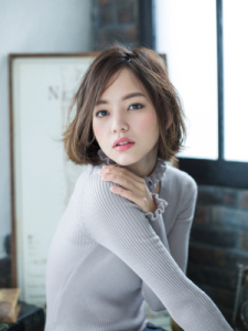 人気の美容室・美容院「ソラコ（SORACO）」、「ブレンドロシェル（Blend Roshelle）」を経営するサロングループ「株式会社PEAK－HUNT（ピークハント）」のヘアスタイル「色っぽユルボブ」