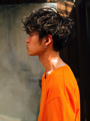 ヘアスタイル「ツーブロマッシュ」の側面画像