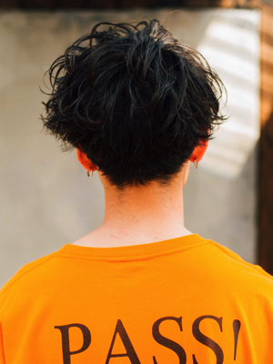 ヘアスタイル「ツーブロマッシュ」の背面画像