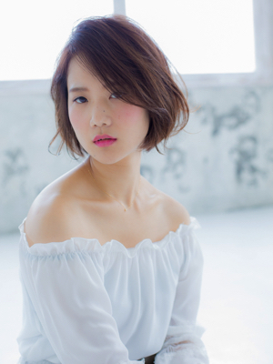 人気の美容室・美容院「ソラコ（SORACO）」、「ブレンドロシェル（Blend Roshelle）」を経営するサロングループ「株式会社PEAK－HUNT（ピークハント）」のヘアスタイル「小顔！ナチュラルボブ」