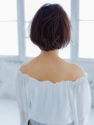 ヘアスタイル「小顔！ナチュラルボブ」の背面画像