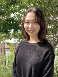 人気の美容室・美容院「ソラコ（SORACO）」、「ブレンドロシェル（Blend Roshelle）」を経営するサロングループ「株式会社PEAK－HUNT（ピークハント）」のスタッフ「鶴　仁恵」